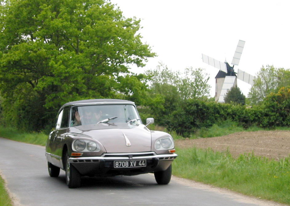 Citroen DS 016.jpg